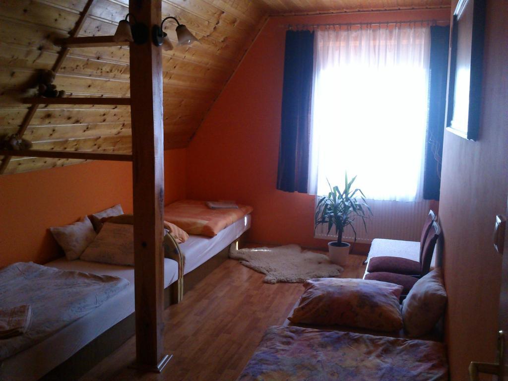Agave Apartman Sárvár Zimmer foto